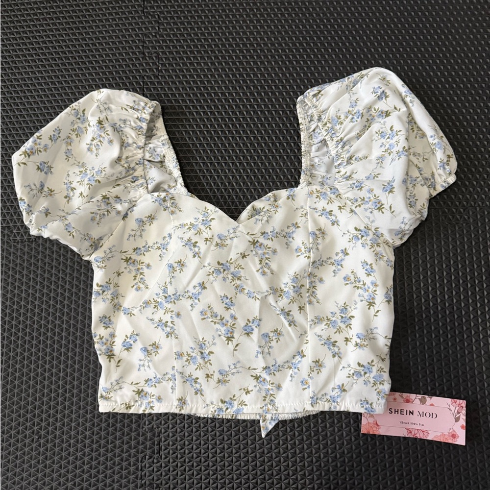 SHEIN White Puff Sleeve Crop Blouse